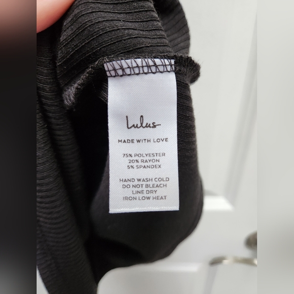 NWOT One Shoulder Women's Tank - Picture 4 of 6